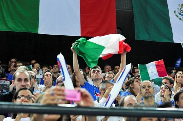 Tifo azzurro pallavolo